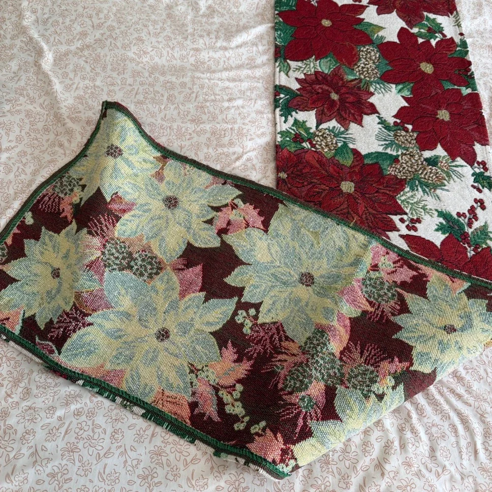 Vintage Christmas Poinsettia Tapestry Table Runner Red Green Gold 66x12.5